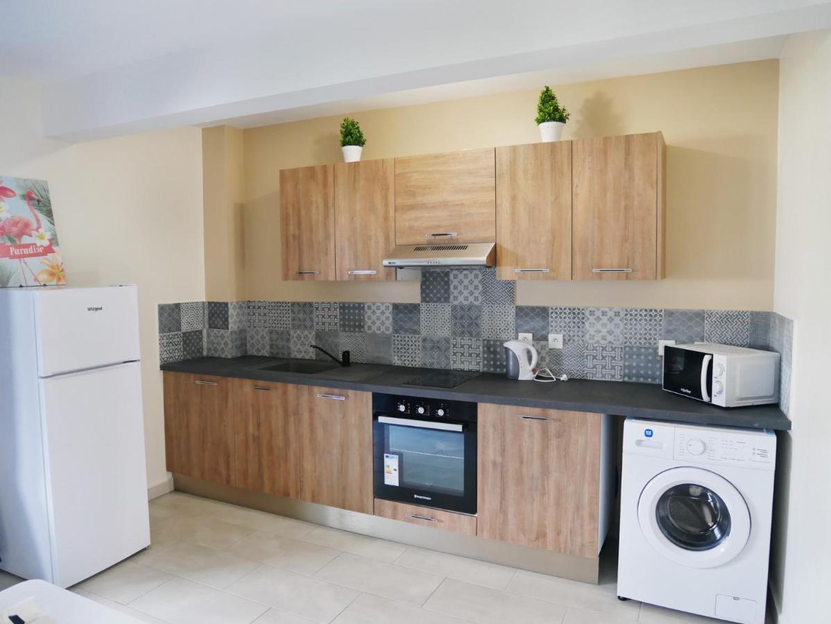 Tropical Suites سانت بيير المظهر الخارجي الصورة