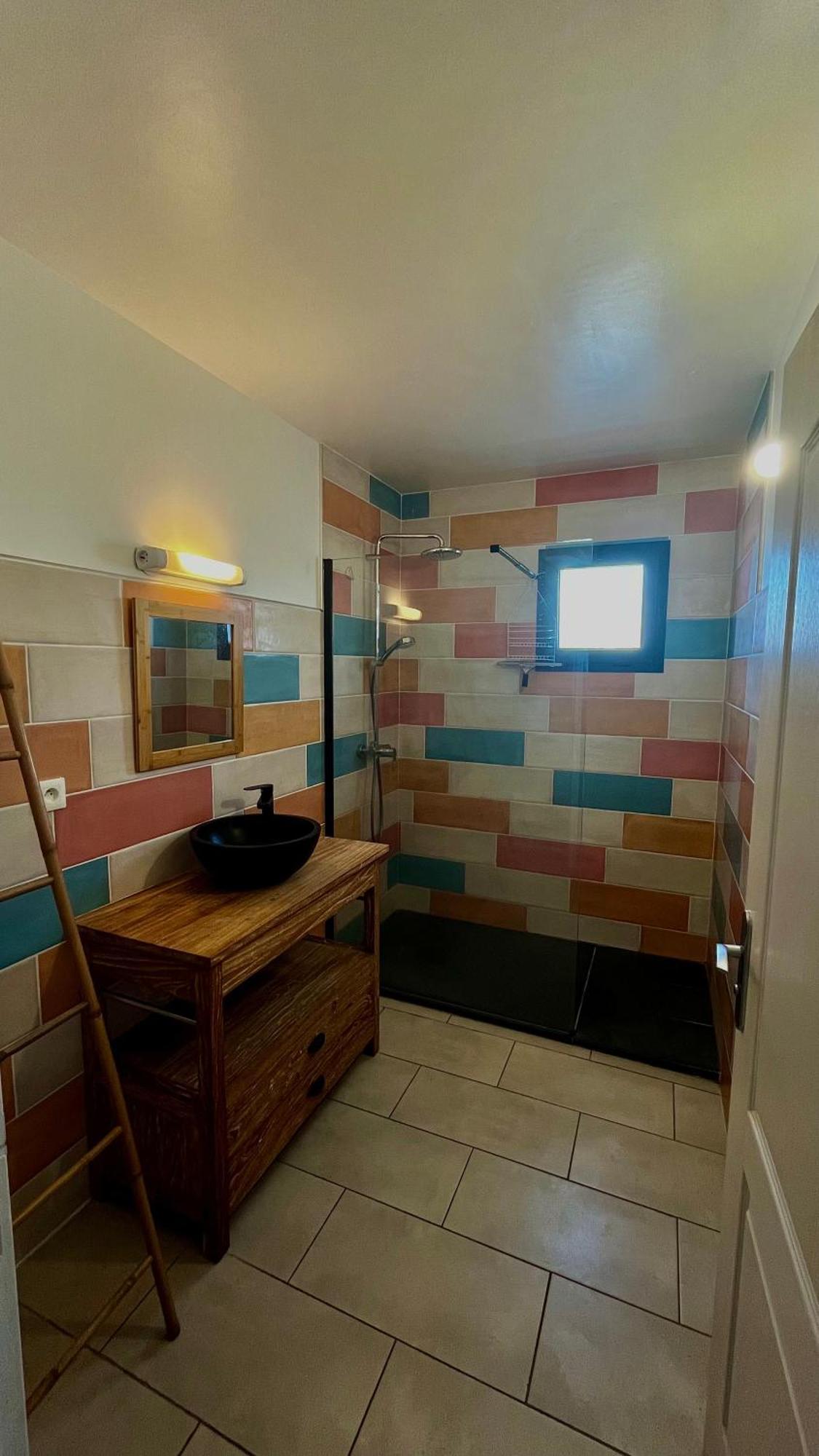 Tropical Suites سانت بيير المظهر الخارجي الصورة