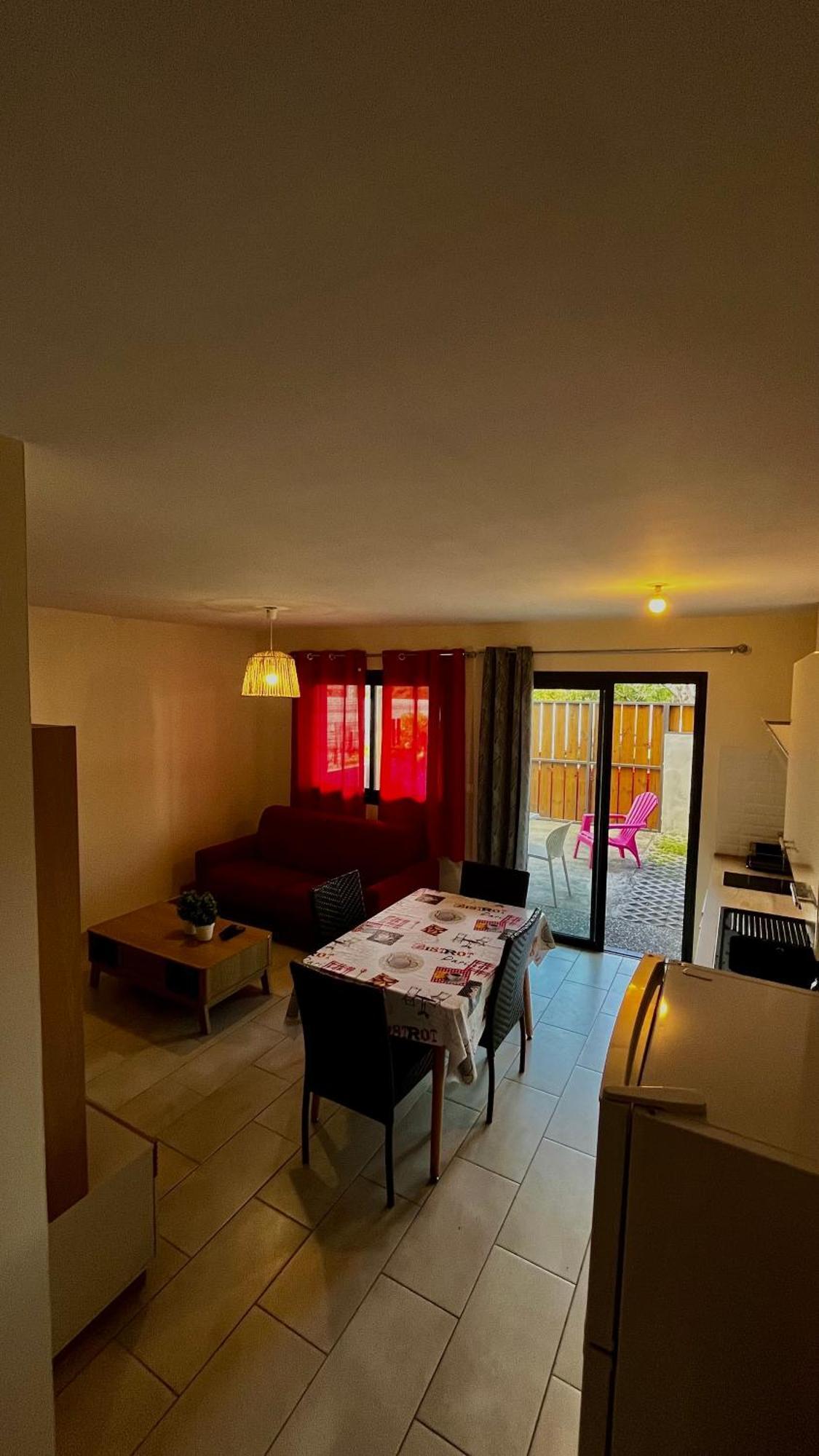 Tropical Suites سانت بيير المظهر الخارجي الصورة